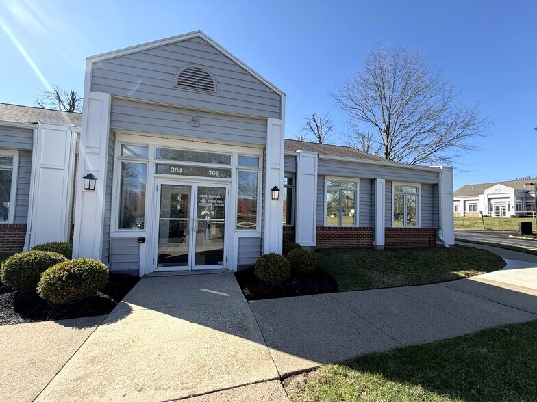 304 Corporate Dr E, Langhorne, PA à vendre - Photo principale – Image 1 sur 8