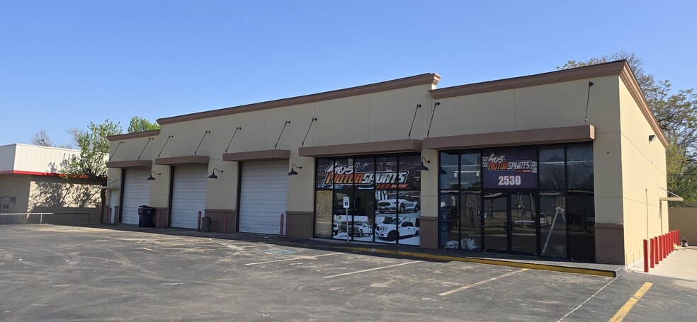 2530 SW 29th St, Oklahoma City, OK à louer - Photo principale – Image 1 sur 7