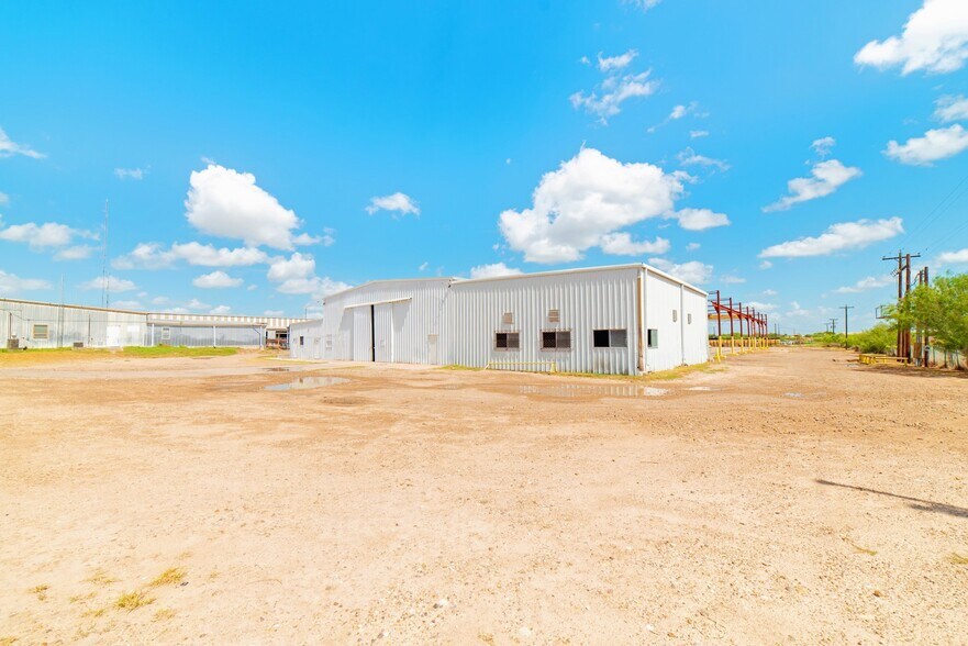 7226 TX-359, Laredo, TX à louer - Photo de l’immeuble – Image 3 sur 20