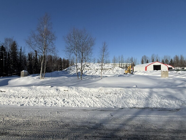 10726 Olive Ln, Anchorage, AK à vendre - Photo principale – Image 1 sur 4