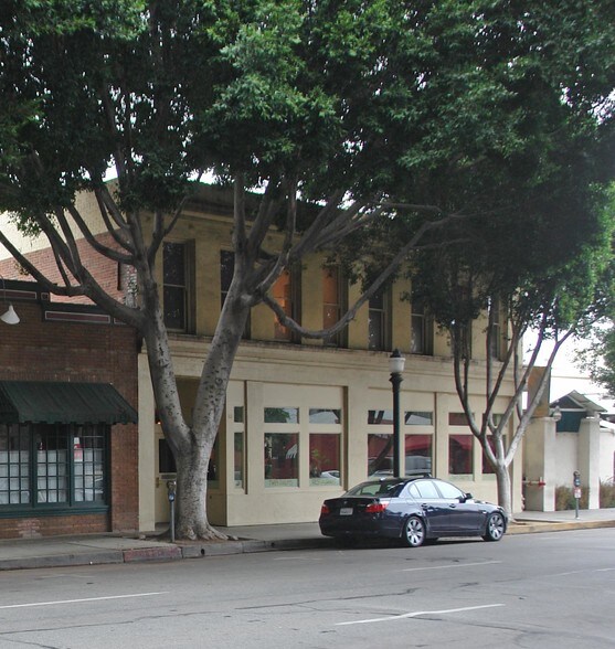101 W Green St, Pasadena, CA à vendre - Photo de l’immeuble – Image 3 sur 8