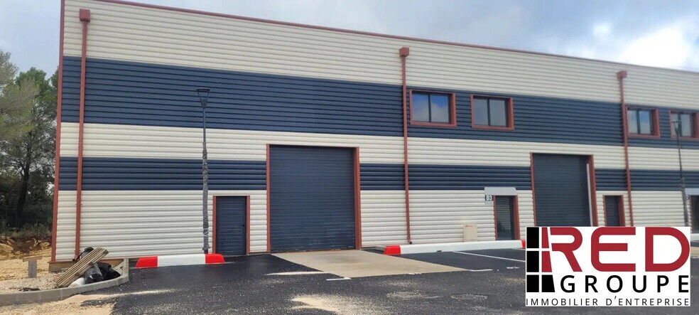 Industriel/Logistique dans Signes à vendre - Photo de l’immeuble – Image 2 sur 5
