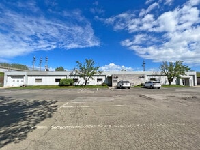 2001 Peninsula Dr, Erie, PA à louer Photo de l’immeuble– Image 1 sur 17