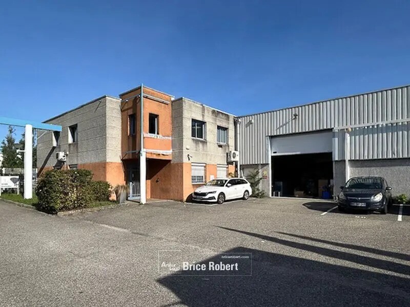 Local d’activités dans Chassieu à louer Photo de l’immeuble– Image 1 sur 8