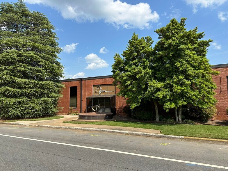 400 National Blvd, Lexington, NC à vendre - Photo de l’immeuble – Image 3 sur 8