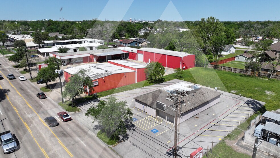 2611 Preston Ave, Pasadena, TX à louer - Photo de l’immeuble – Image 3 sur 4