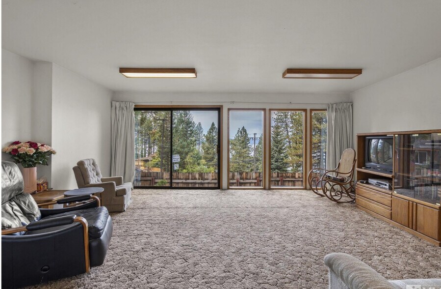 1300 Cave Rock dr, Glenbrook, NV à vendre - Photo de l’immeuble – Image 3 sur 11