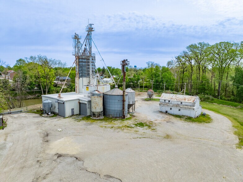 10199 S Wayne Rd, Warren, IN à vendre - Photo de l’immeuble – Image 3 sur 40