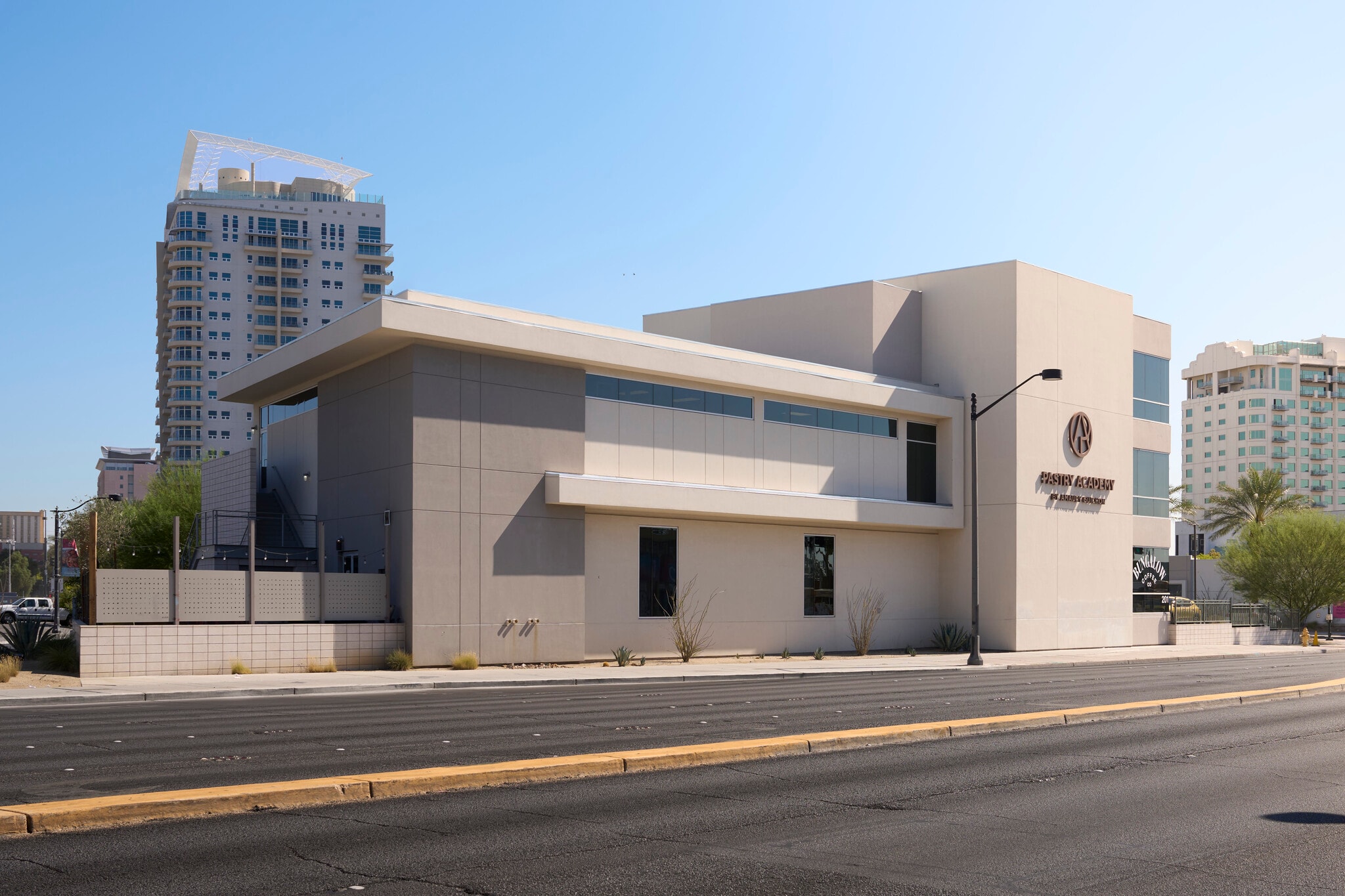 201 E Charleston Blvd, Las Vegas, NV à louer Photo principale– Image 1 sur 3