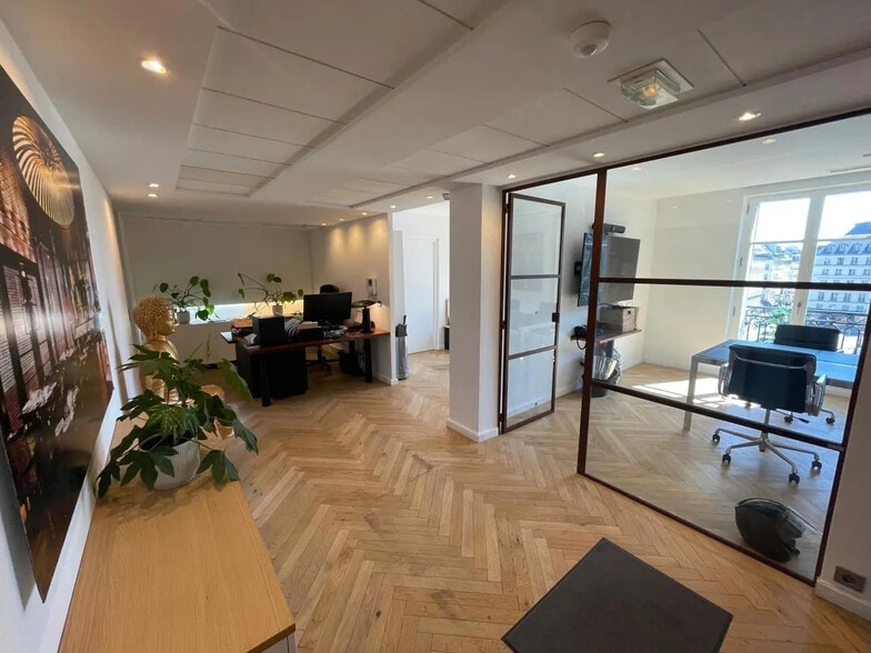 21 Place De La Madeleine, Paris à louer - Photo de l’immeuble – Image 2 sur 20