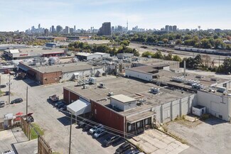 Plus de détails pour 99-109 Ryding Ave, Toronto, ON - Industriel/Logistique à louer