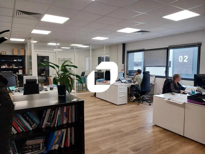 Local d’activités dans Orvault à louer - Photo intérieure – Image 2 sur 15