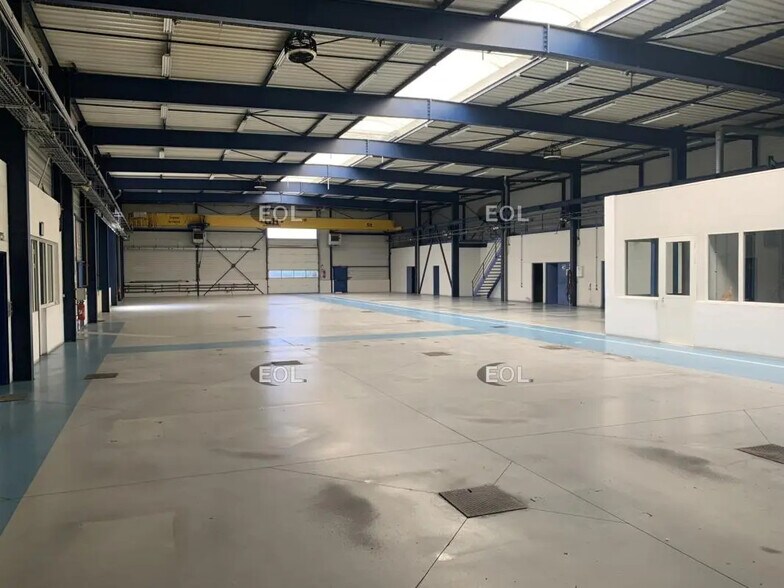 Local d’activités dans Le Plessis-Bouchard à louer - Photo de l’immeuble – Image 3 sur 12