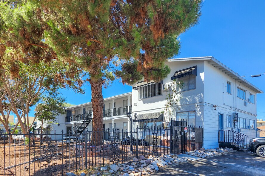 1101 E Clark Ave, Las Vegas, NV à vendre - Photo de l’immeuble – Image 2 sur 14