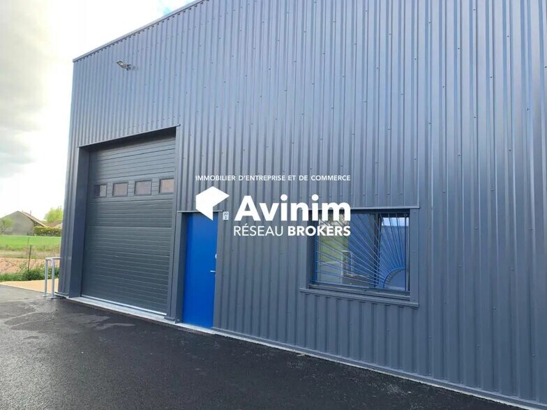 Local d'activités dans Thoiry à vendre - Photo de l’immeuble – Image 1 sur 1