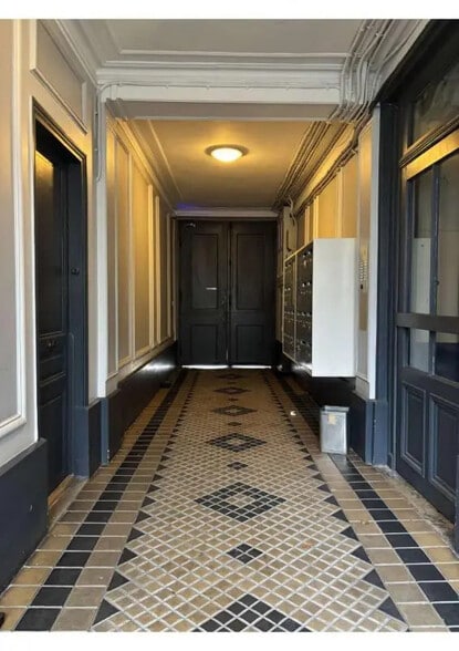 Bureau dans Paris à louer - Photo de l’immeuble – Image 2 sur 10