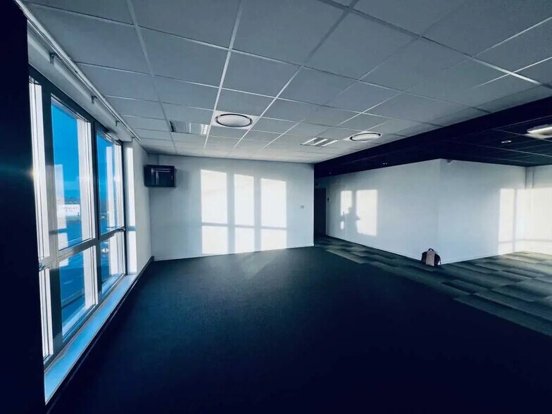 Bureau dans Lesquin à louer - Photo de l’immeuble – Image 3 sur 11