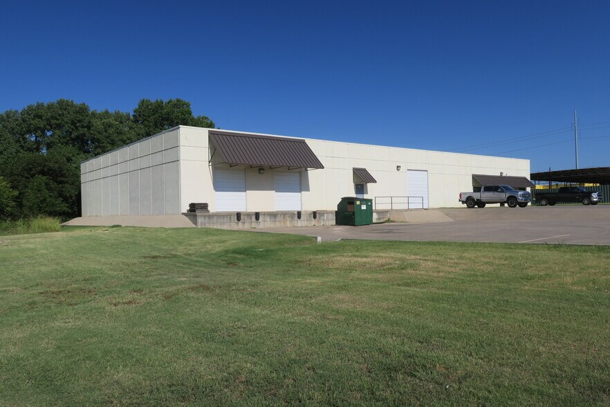 931 N Ann Arbor Ave, Oklahoma City, OK à louer - Photo de l’immeuble – Image 2 sur 6