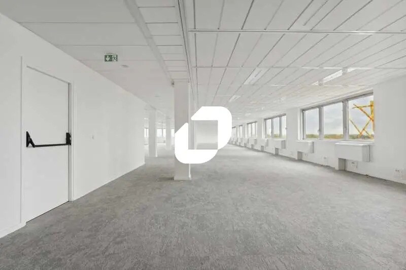 Local d’activités dans Villepinte à louer - Photo de l’immeuble – Image 2 sur 14