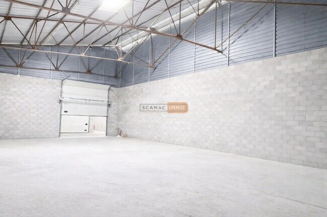 Plus de détails pour Industriel/Logistique à louer