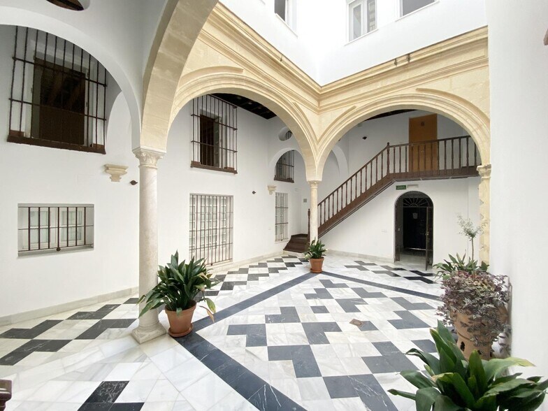 Bureau dans El Puerto de Santa María à louer - Hall d’entrée – Image 3 sur 13