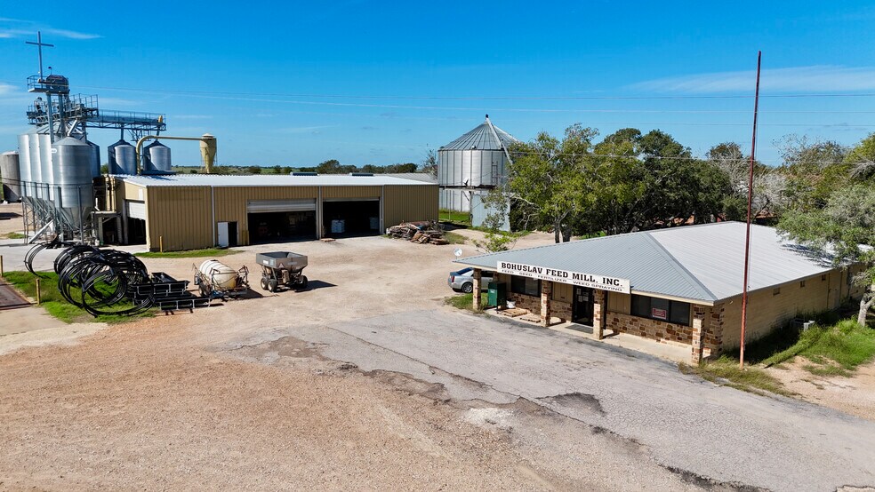 5040 FM 1295, Moulton, TX à vendre - Photo de l’immeuble – Image 2 sur 42