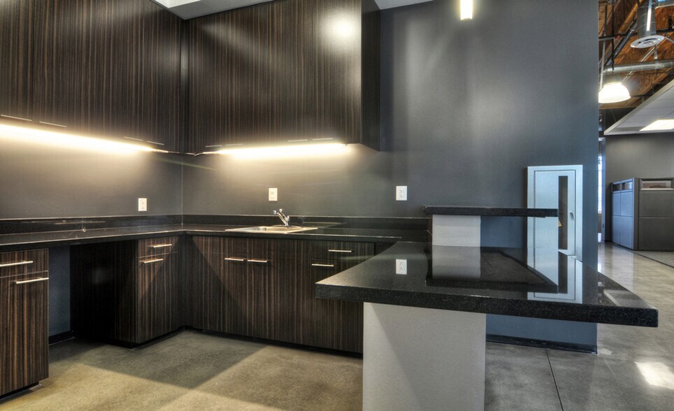 9150 Irvine Center Dr, Irvine, CA à louer - Photo intérieure – Image 3 sur 6