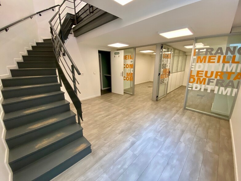 Local commercial dans 66 Boulevard Raspail, Paris à louer - Photo de l’immeuble – Image 2 sur 10