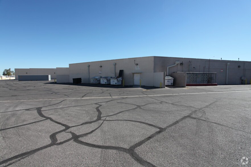 6120-6180 W Tropicana Ave, Las Vegas, NV à louer - Photo de l’immeuble – Image 2 sur 7