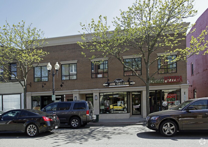22-26 W Main St, Patchogue, NY à louer - Photo de l’immeuble – Image 2 sur 16
