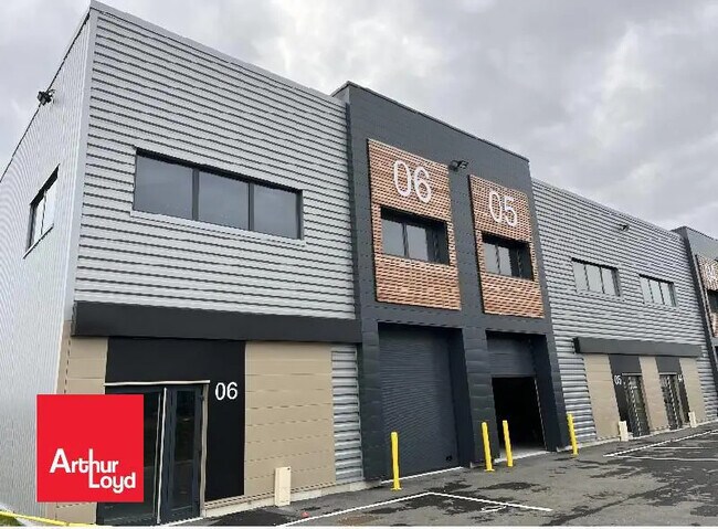 Plus de détails pour Local d’activités à vendre