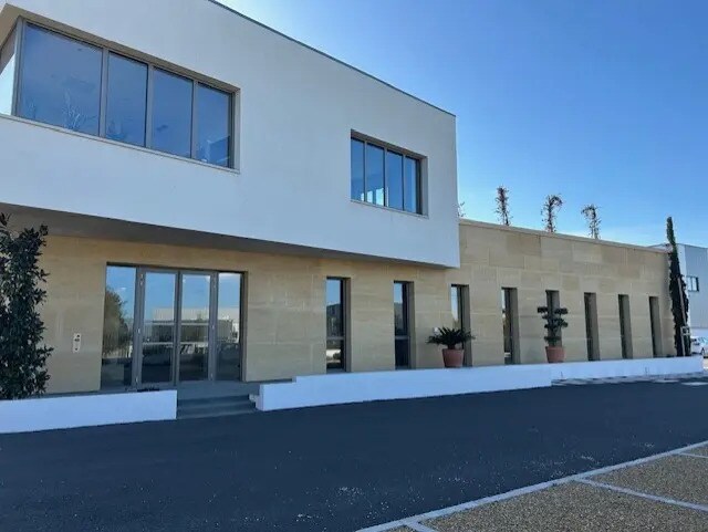 465 Route De Saint-Chamas, Lançon-Provence à louer Photo de l’immeuble– Image 1 sur 12
