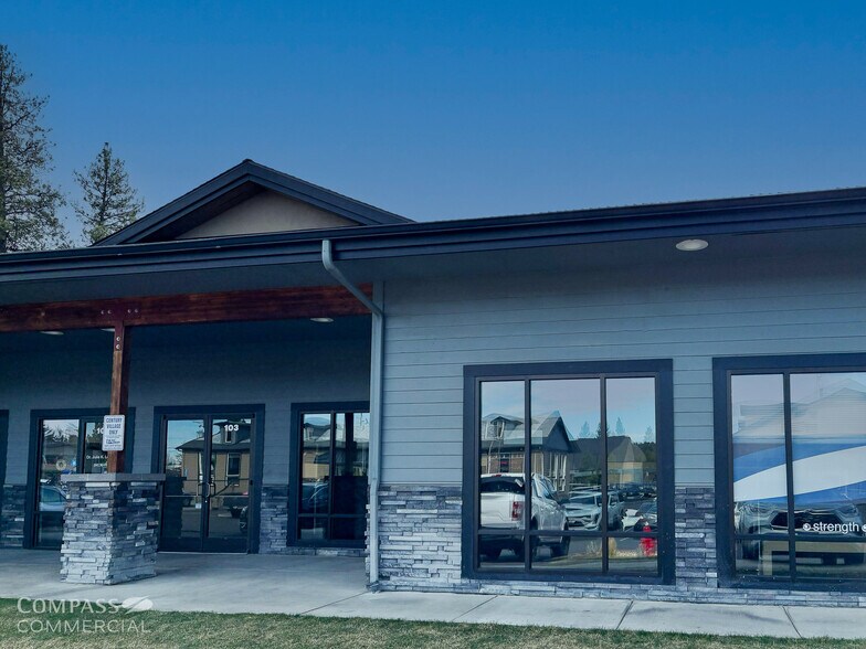 155 SW Century Dr, Bend, OR à louer - Photo de l’immeuble – Image 3 sur 4