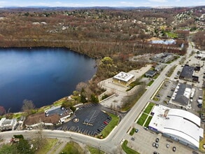 489 E Main St, Jefferson Valley, NY à louer Aérien– Image 2 sur 10