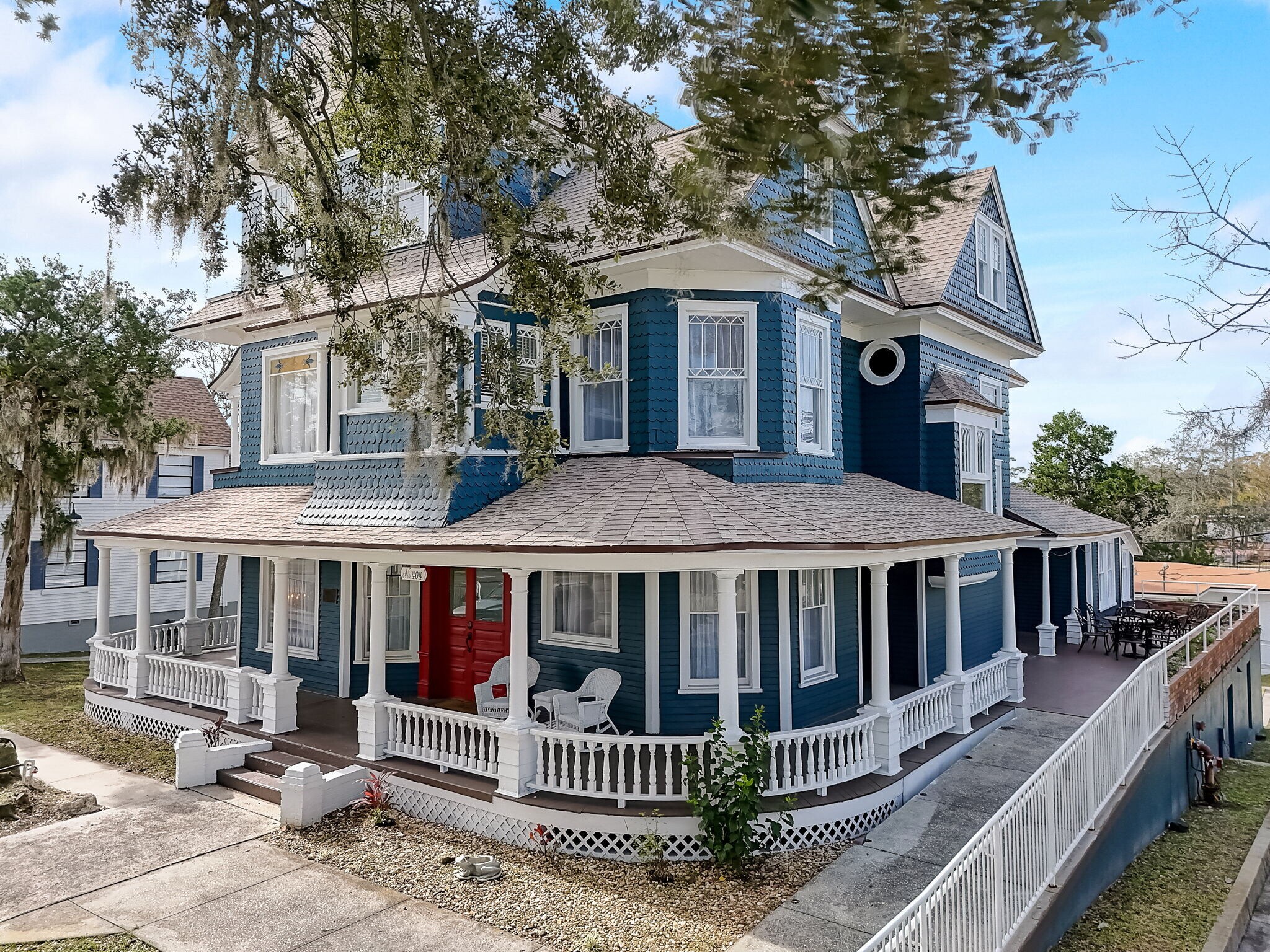 404 S Ridgewood Ave, Daytona Beach, FL à vendre Photo de l’immeuble– Image 1 sur 69