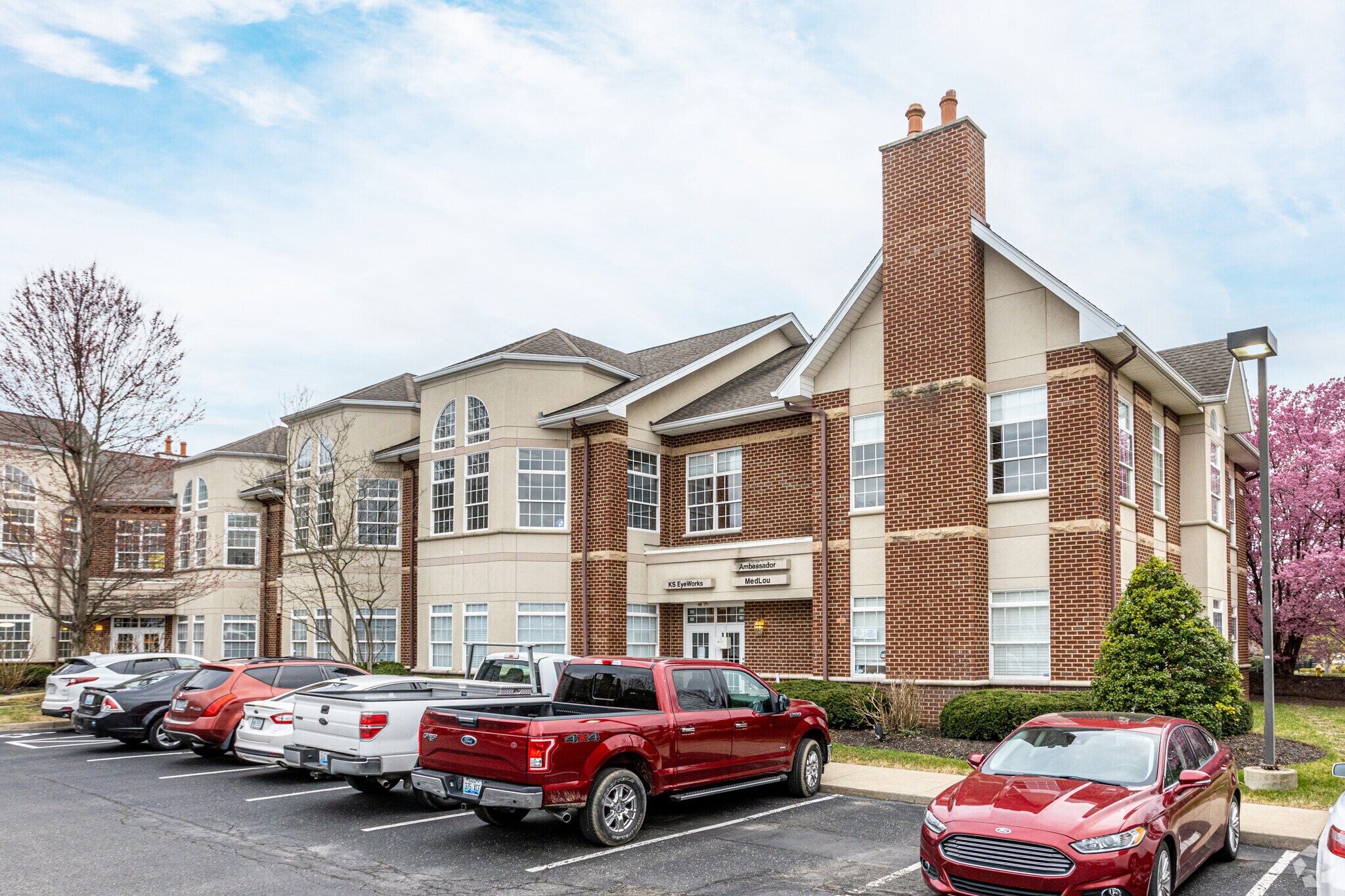 9700 Park Plaza Ave, Louisville, KY à louer Photo principale– Image 1 sur 33