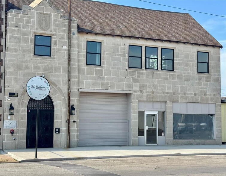 611-613 W Chickasha Ave, Chickasha, OK à louer - Photo de l’immeuble – Image 1 sur 8
