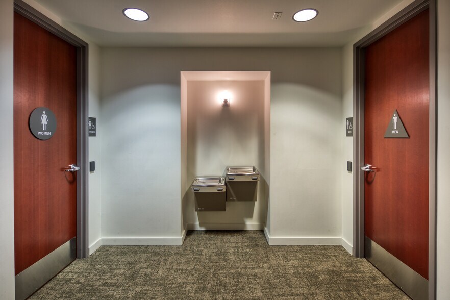 1375 Exposition Blvd, Sacramento, CA à louer - Photo intérieure – Image 2 sur 21