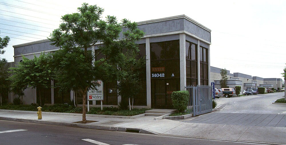 14042 Garfield Ave, Paramount, CA à louer Photo principale– Image 1 sur 4