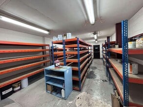 Tait Rd, Croydon à louer Photo intérieure– Image 1 sur 4