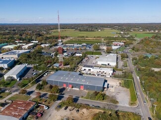 Plus de détails pour 1 Mariner Dr, Southampton, NY - Industriel/Logistique à louer
