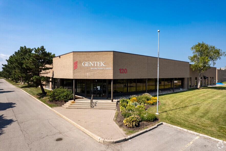 120 Mclevin Ave, Toronto, ON à louer - Photo principale – Image 1 sur 6