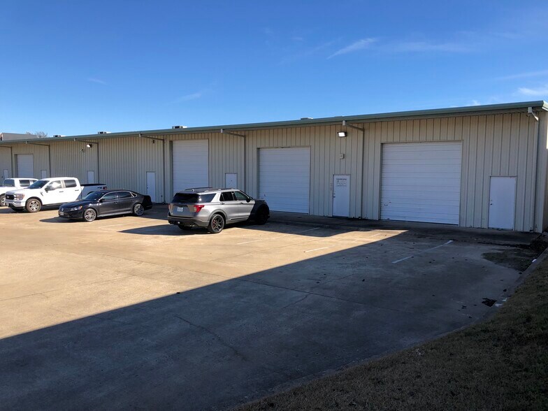 4545 Old Jacksonville Hwy, Tyler, TX à louer - Photo de l’immeuble – Image 3 sur 21