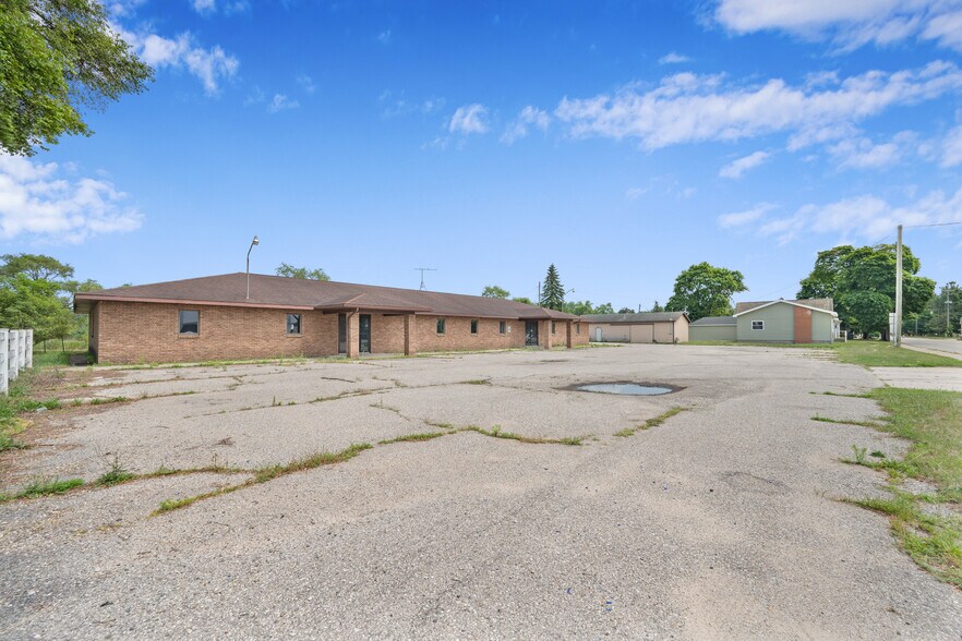 203 S 3rd Ave, Big Rapids, MI à vendre - Photo de l’immeuble – Image 3 sur 33