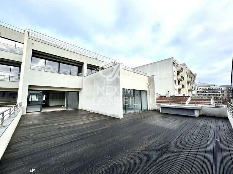 Bureau dans Courbevoie à louer - Photo de l’immeuble – Image 3 sur 12