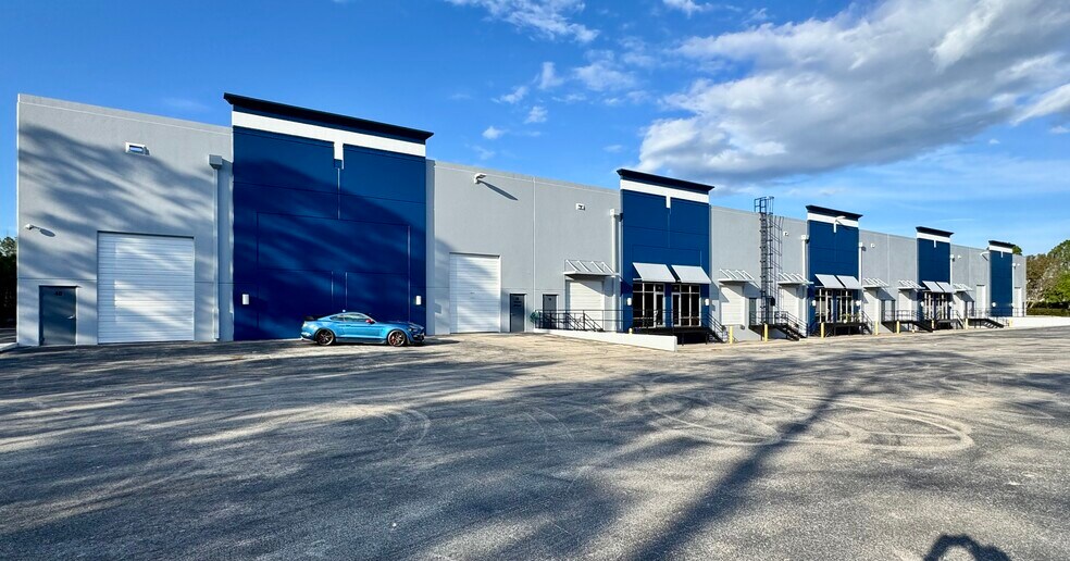 14924 Corporate Rd S, Jupiter, FL à louer - Photo de l’immeuble – Image 2 sur 7