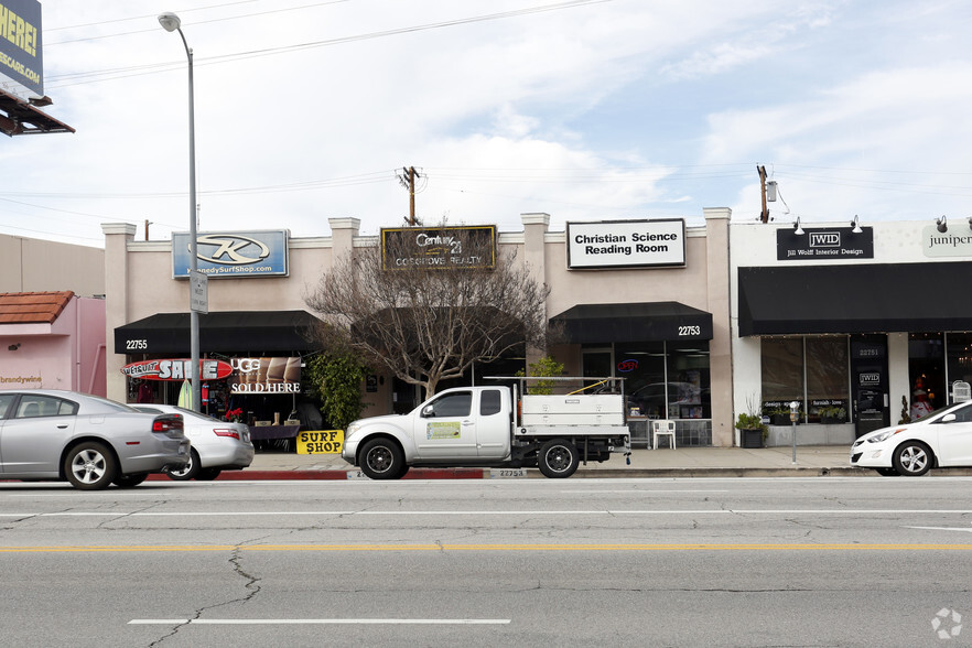 22753-22755 Ventura Blvd, Woodland Hills, CA à louer - Photo de l’immeuble – Image 3 sur 11