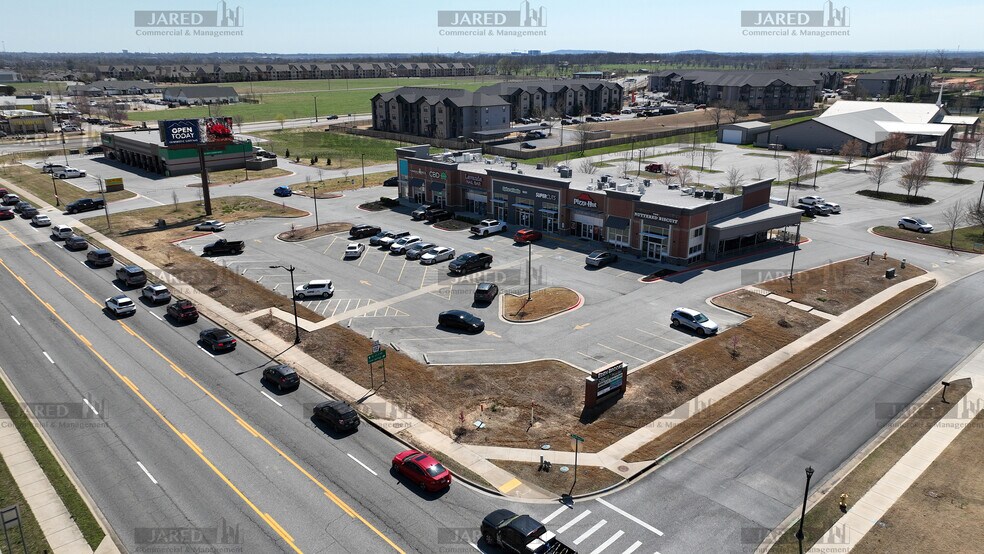 1001 SW Regional Airport Blvd, Bentonville, AR à louer - Photo de l’immeuble – Image 3 sur 22