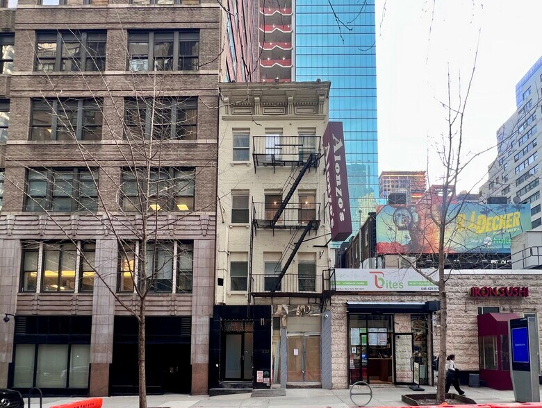 302 E 45th St, New York, NY à vendre - Photo principale – Image 1 sur 6