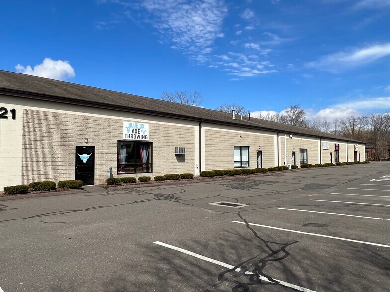 21 N Plains Industrial Rd, Wallingford, CT à louer - Photo de l’immeuble – Image 2 sur 17